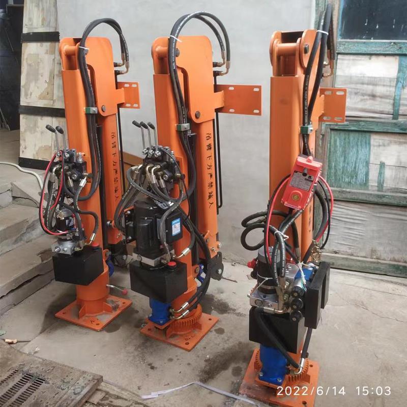 梨树县重汽蓝牌随车吊 3.2吨 国六动力强 液压驱动 农用自卸起重机